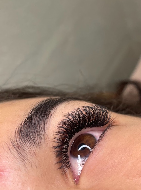 Brazilian Volume lash extensions